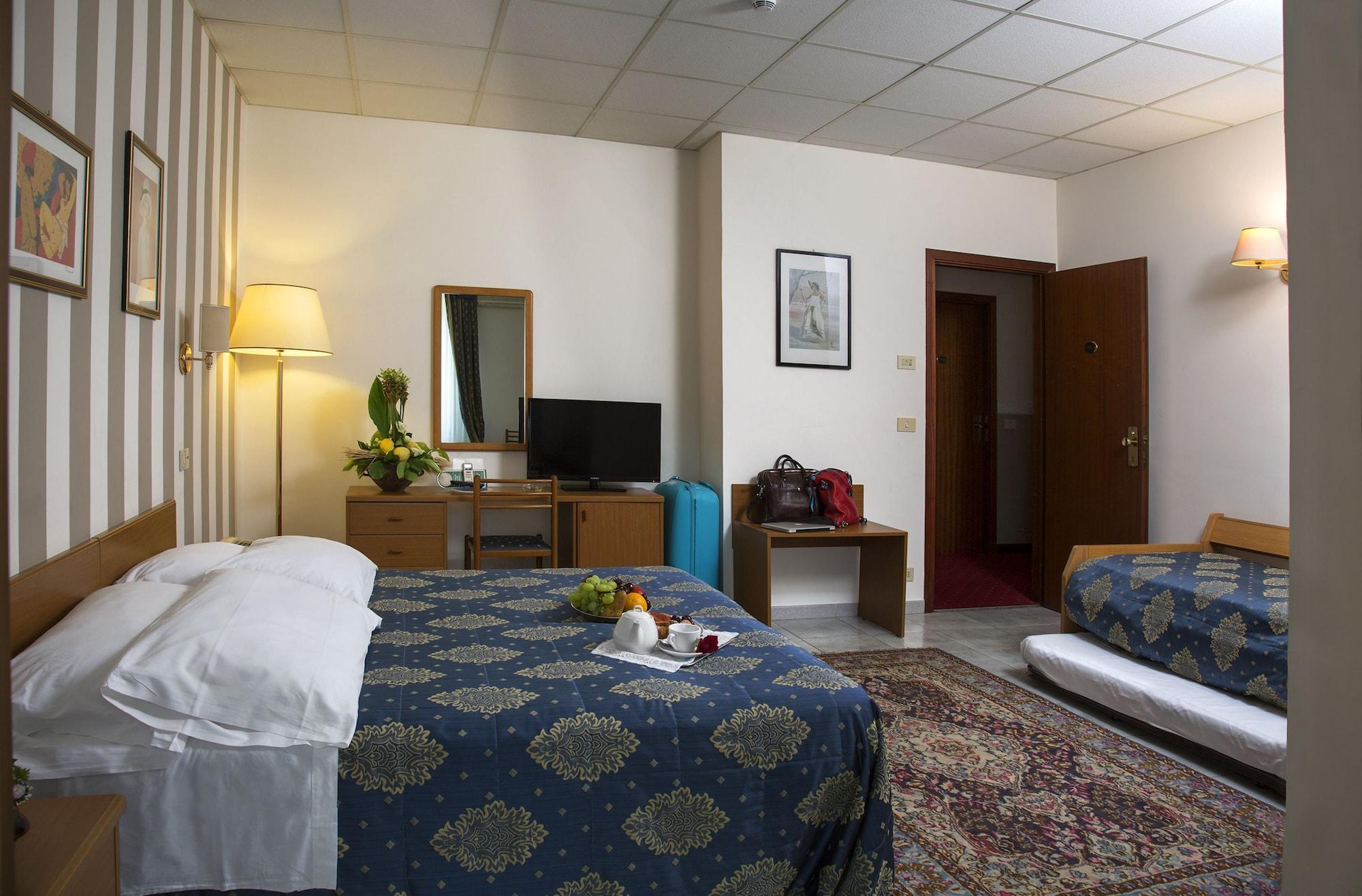 Hotel Redebora Torregrotta Extérieur photo