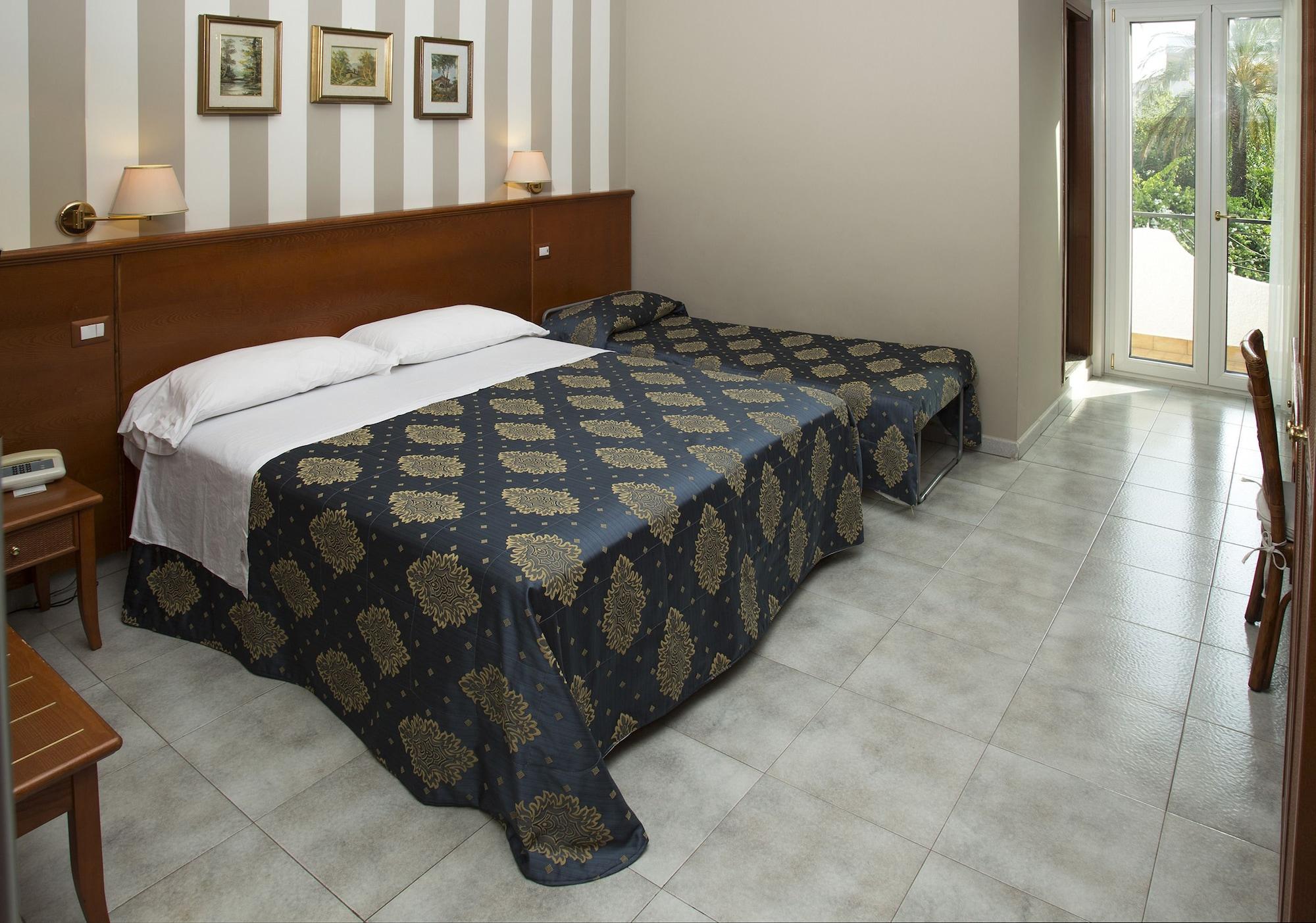 Hotel Redebora Torregrotta Extérieur photo