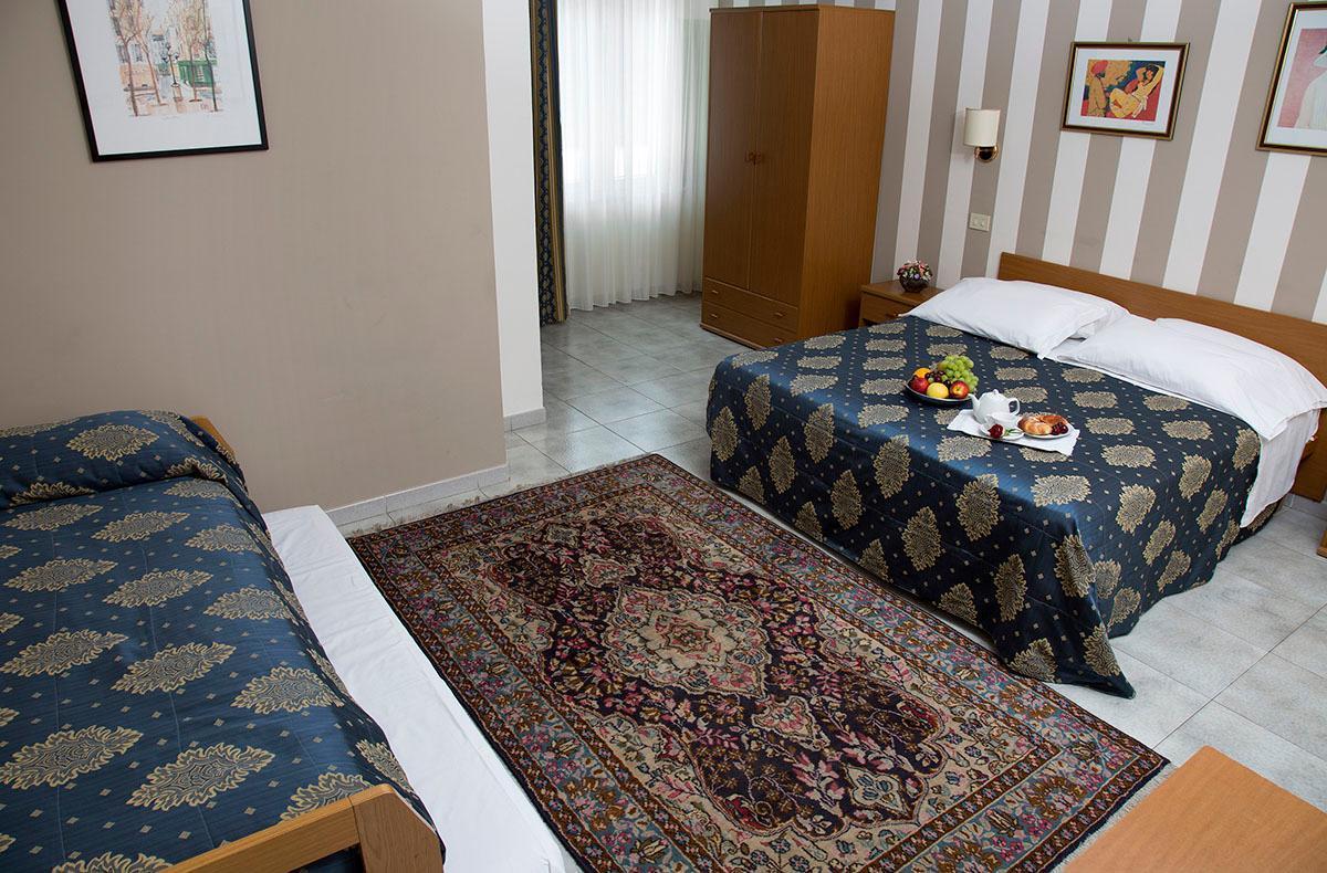 Hotel Redebora Torregrotta Extérieur photo