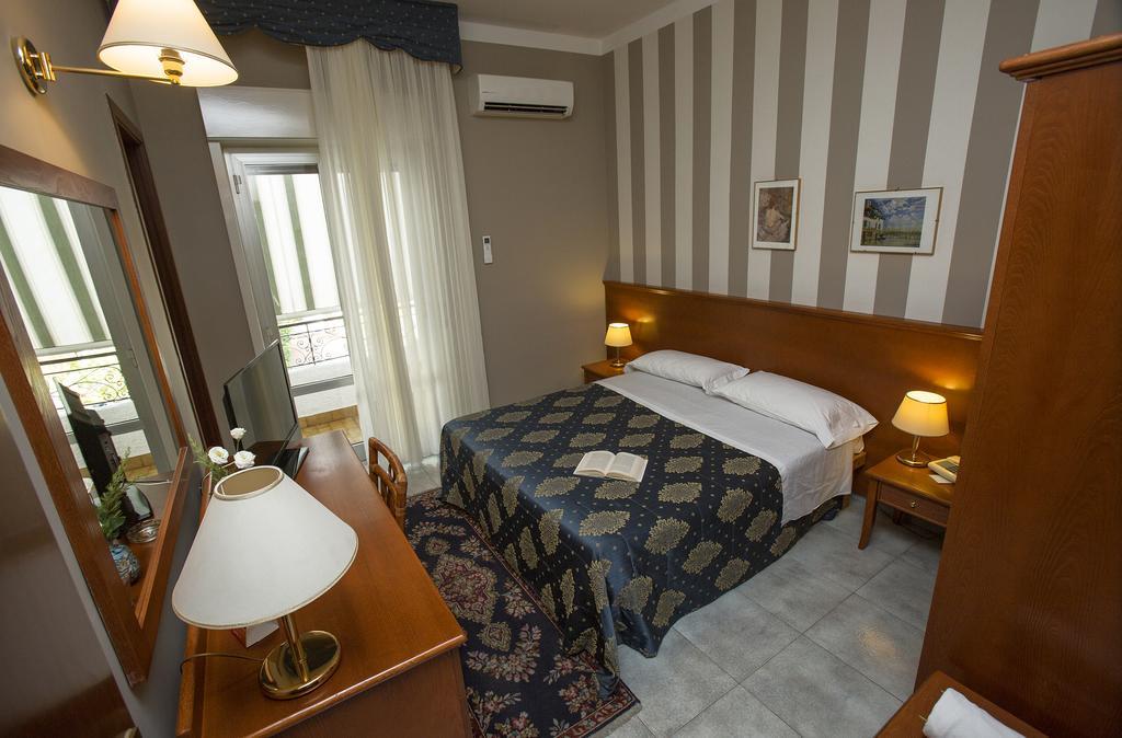 Hotel Redebora Torregrotta Extérieur photo